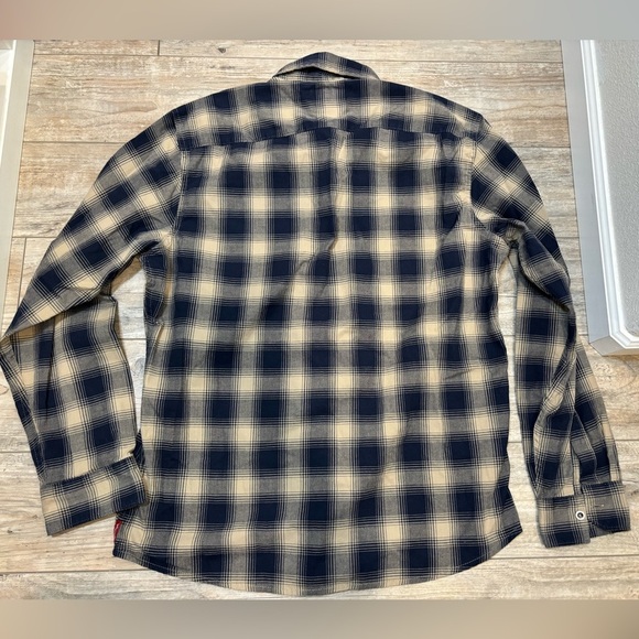 Wrangler Men’s Long Sleeve Flannel Size Large - Picture 2 of 7